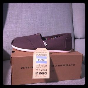 Toms Classic Canvas shoes